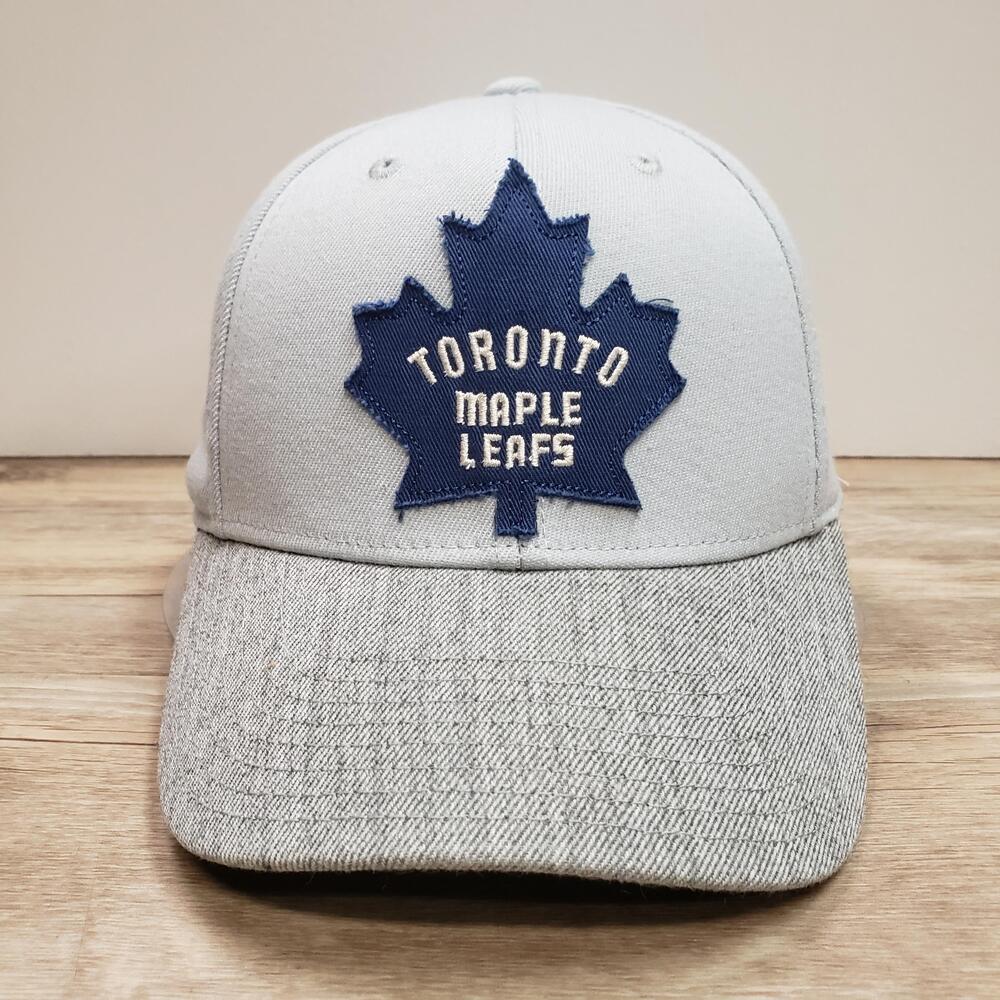 Toronto Maple Leafs Hat NHL Cap Gray Stretch Fit Size M CCM Hockey Mens Logo